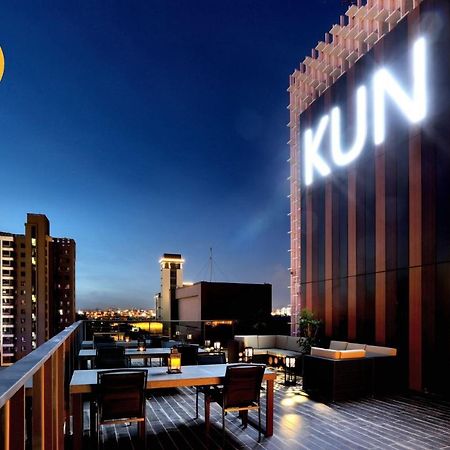 Kun Tour Hotel Taichung Buitenkant foto