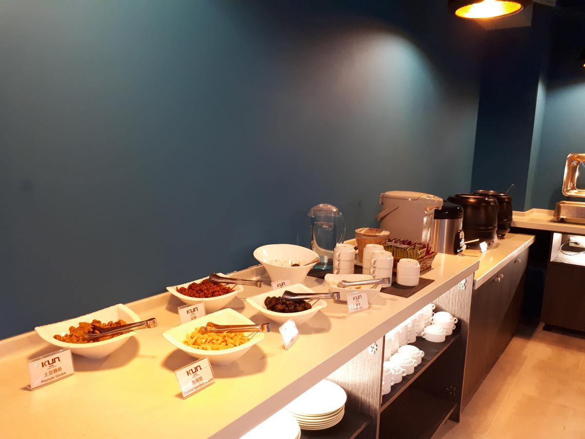 Kun Tour Hotel Taichung Buitenkant foto