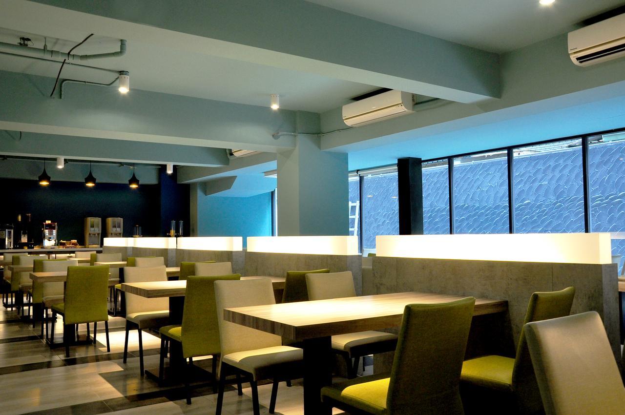 Kun Tour Hotel Taichung Buitenkant foto