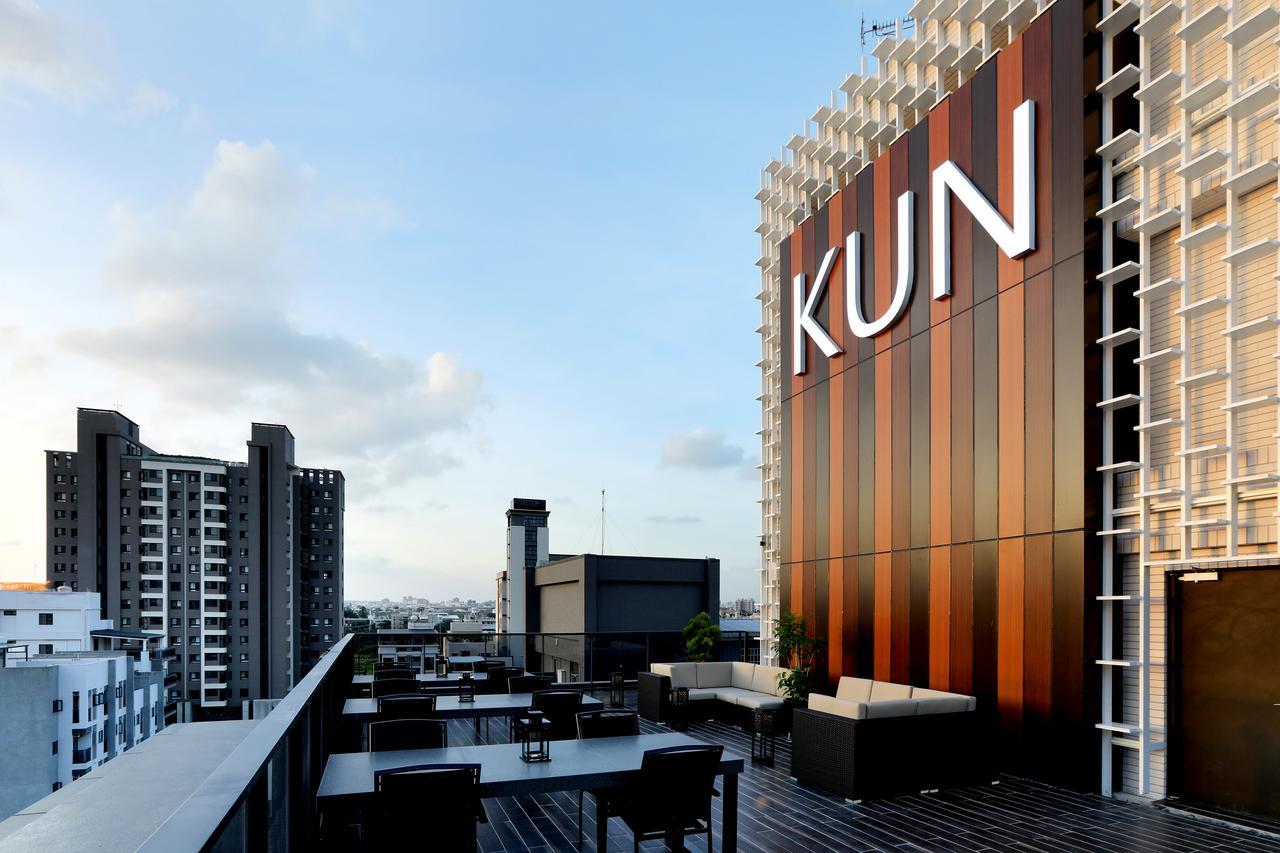 Kun Tour Hotel Taichung Buitenkant foto
